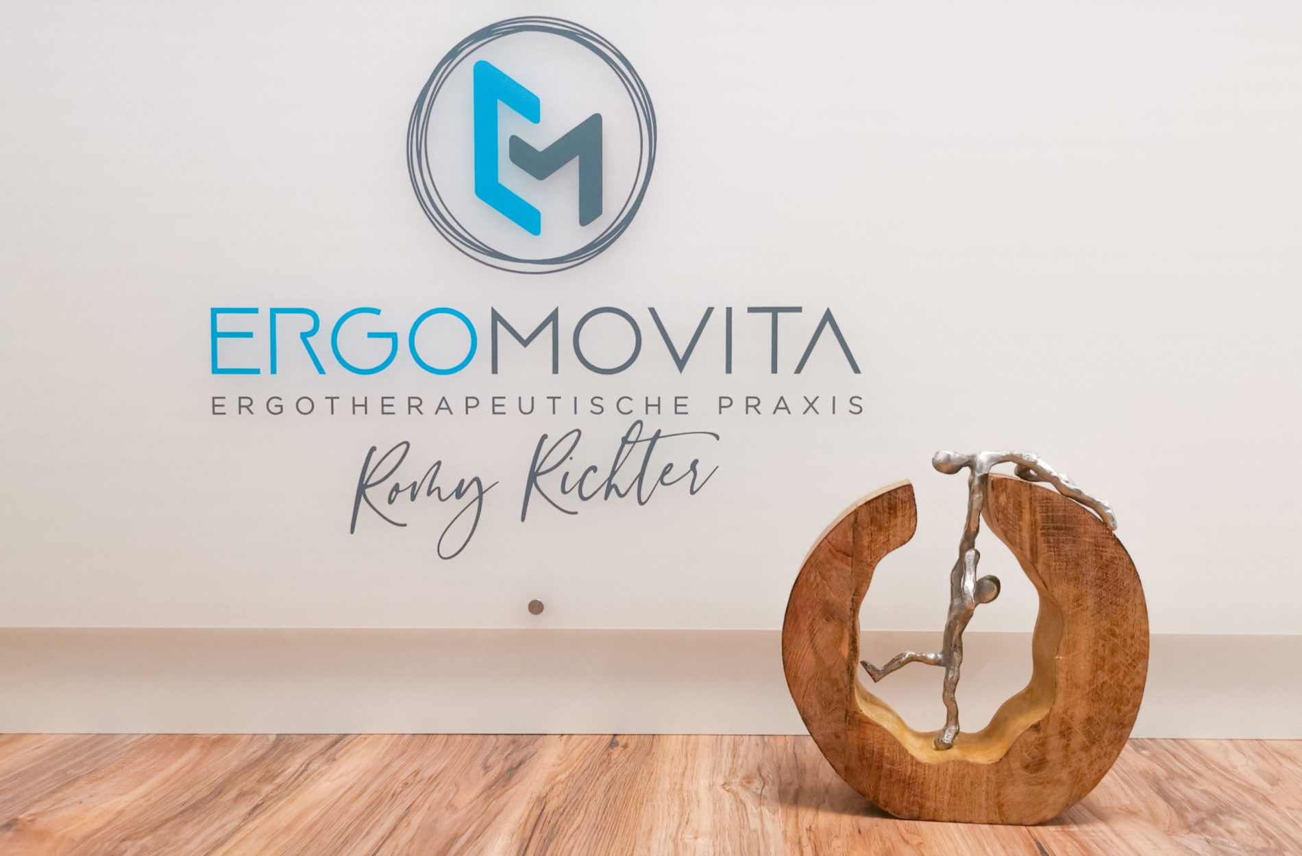 ErgoMovita — Logo, Website und Werbemittel für eine neue Praxis — Hero